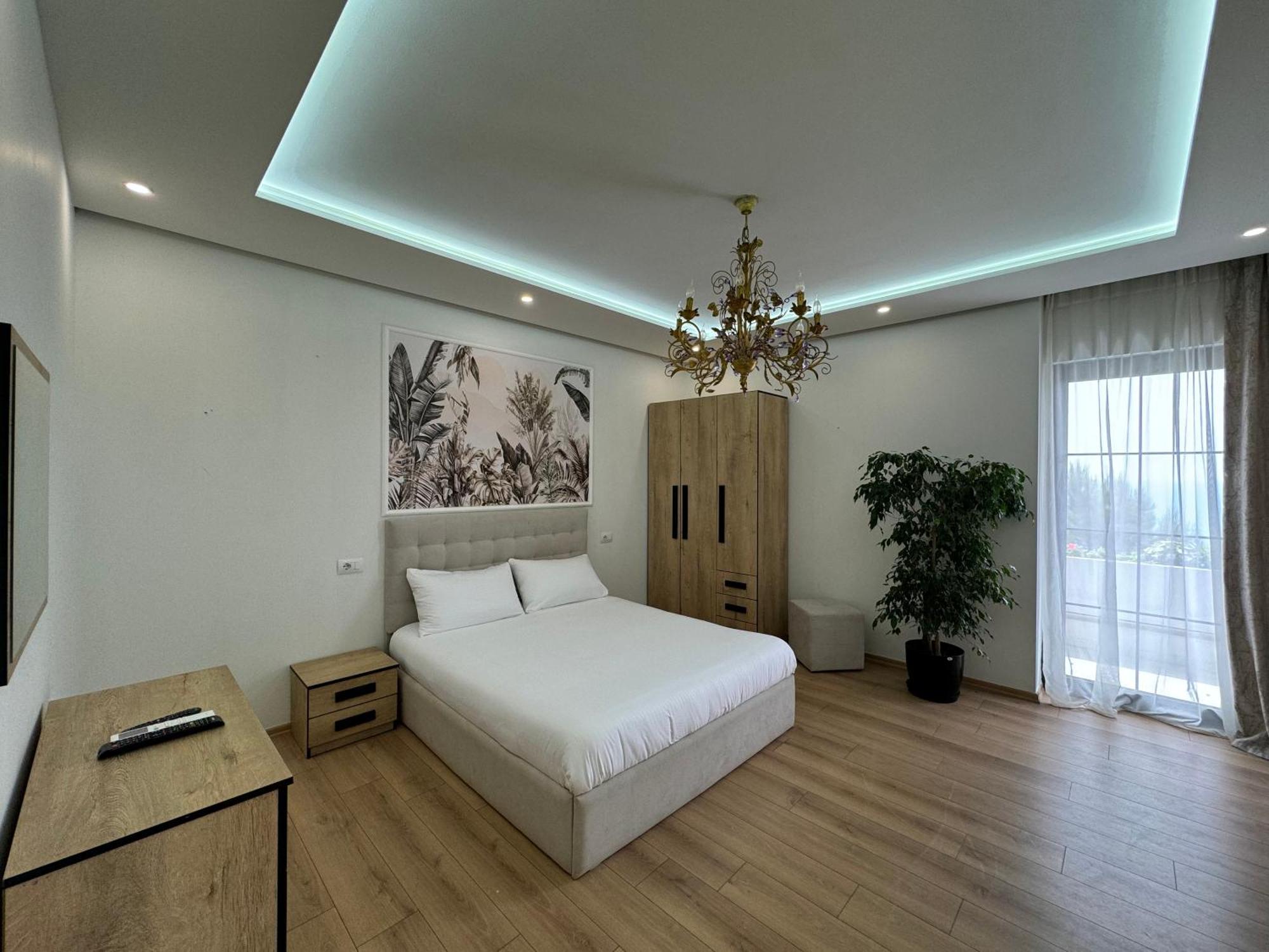 Villa D Hotel-Restaurant-Private Beach Durrës Eksteriør billede