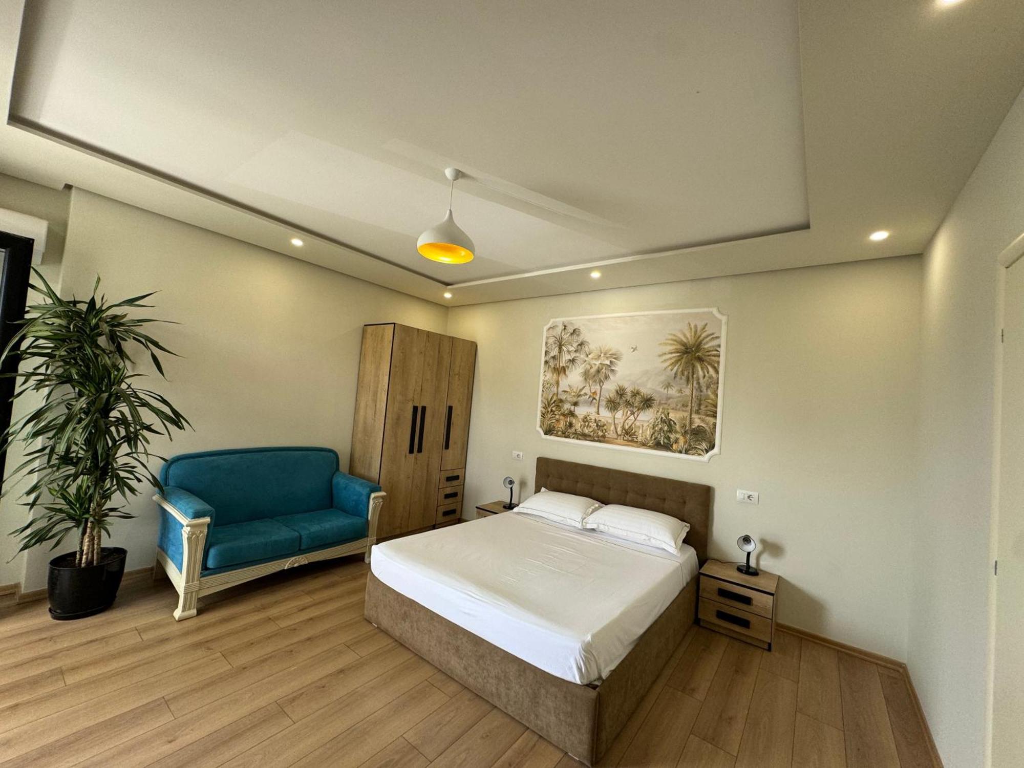 Villa D Hotel-Restaurant-Private Beach Durrës Eksteriør billede